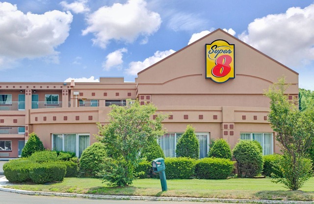 Super 8 by Wyndham Milford/New Haven