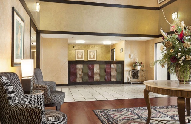 Super 8 by Wyndham Milwaukee Airport