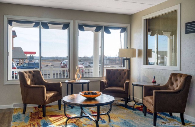 Super 8 by Wyndham Owatonna