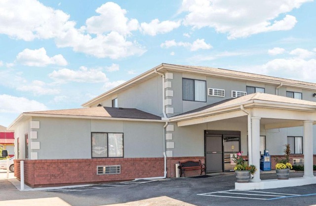Super 8 by Wyndham Poplar Bluff Missouri