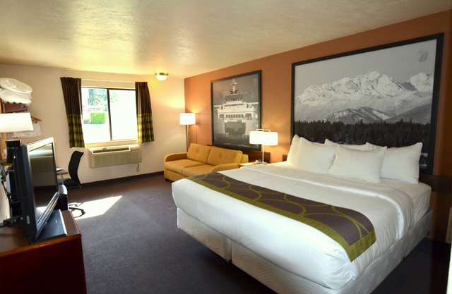 Super 8 by Wyndham Port Angeles at Olympic National Park