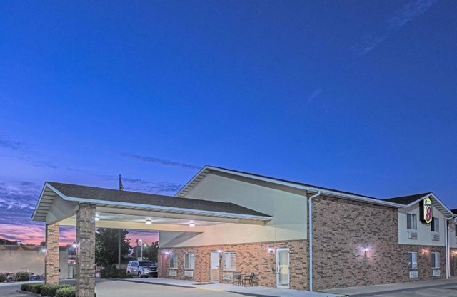 Super 8 by Wyndham Potosi