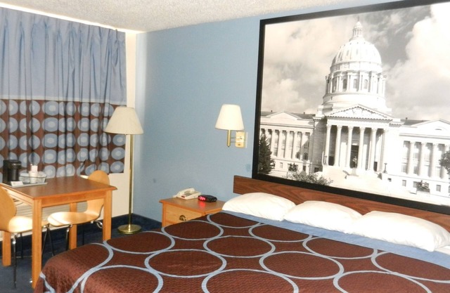 Super 8 by Wyndham Potosi