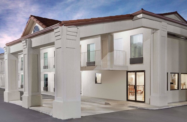 Super 8 by Wyndham Ringgold/Chattanooga Area