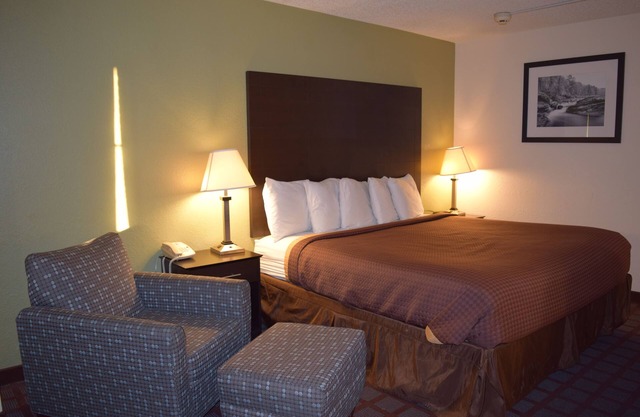 Super 8 by Wyndham Saginaw