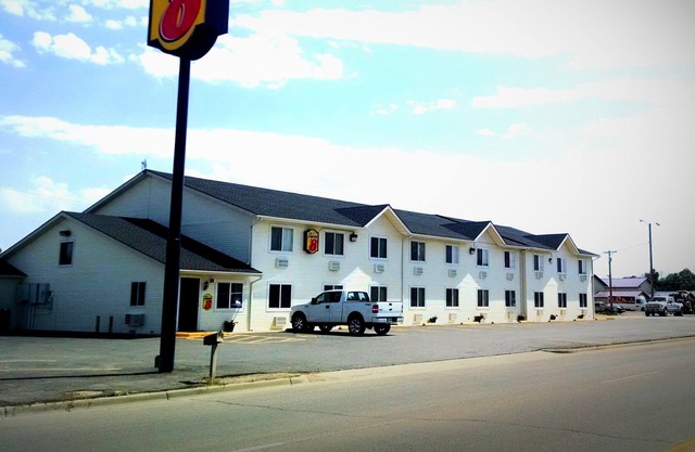 Super 8 by Wyndham Sheridan