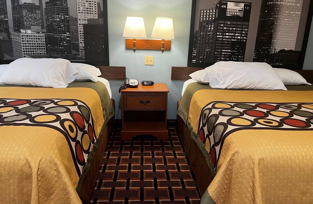 Super 8 by Wyndham Stafford Sugarland Area