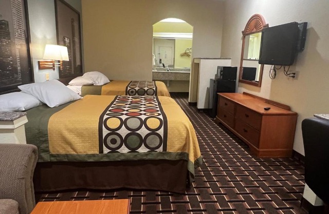 Super 8 by Wyndham Stafford Sugarland Area