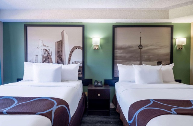 Super 8 by Wyndham Toronto East ON