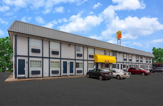 Super 8 by Wyndham Wooster