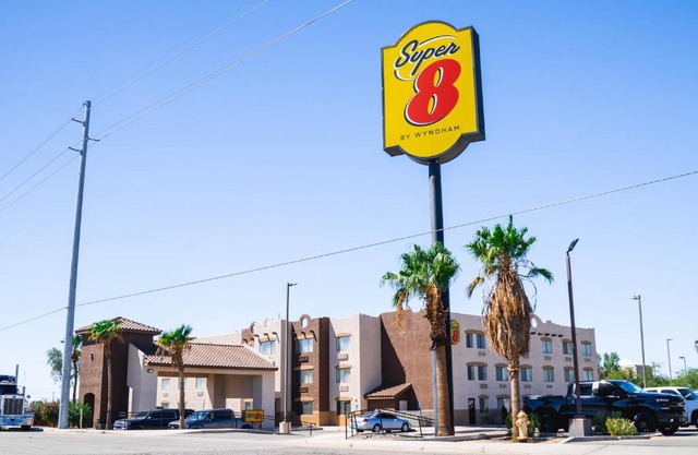 Super 8 by Wyndham Yuma