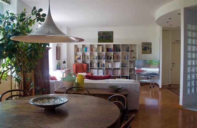 Super bright apartment close to Isola district