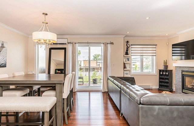 Super Chic Appartment Meublé sur le Bord de l'eau du fleuve
