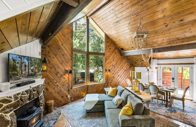 Super Chic Pines Hideaway