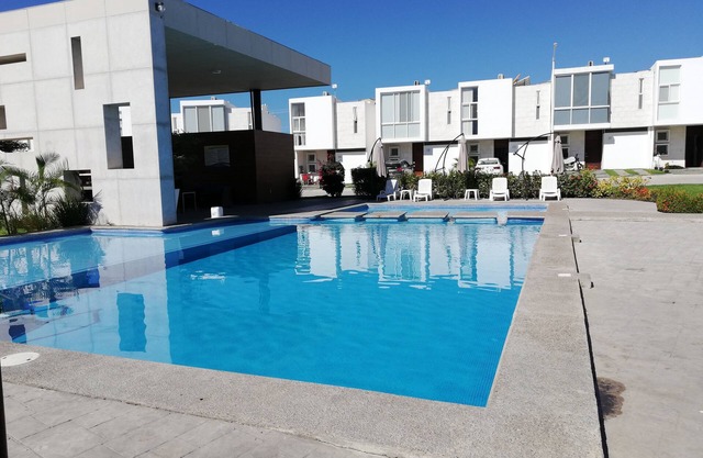 Super clean and safe place we desinfecta all the areas security 24/7