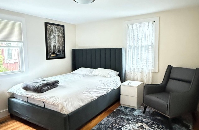 super convenient 3-bedroom 2-bath house with Backyard in Boston