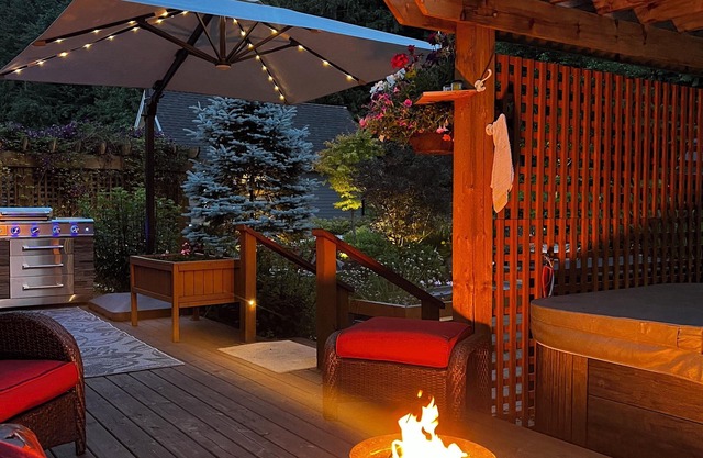 Super cozy cultus lake retreat with awesome ammenities, with pool hot tub gym