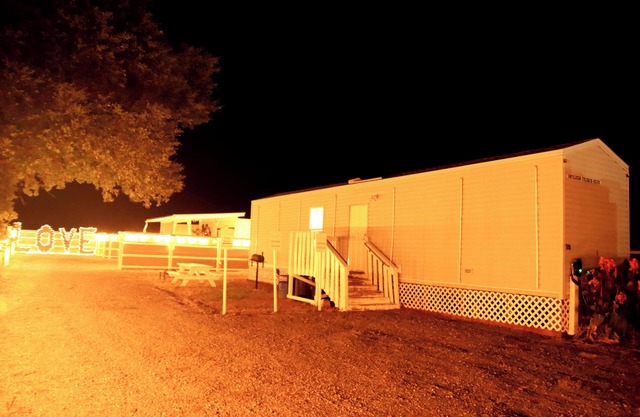 Super Cute, 1 Bedroom cottage close to the river, and 6 miles to the Casino