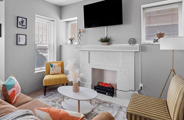 Super Cute 1 Bedroom FREE Parking Near Delmar Loop