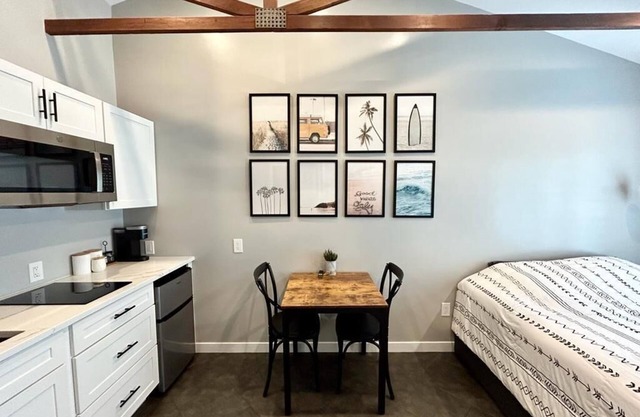 Super cute modern studio with private entrance!