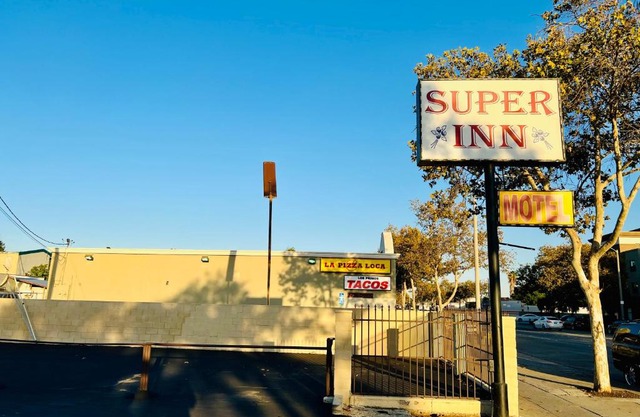 Super Inn motel By Downtown Pomona