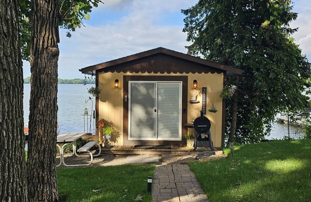 Super spacious cabin. Simple layout and great views overlooking the lake!