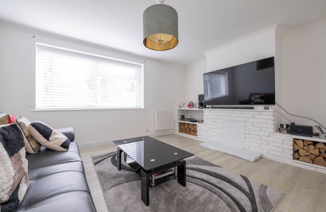 Superb 2-bedroom apartment with WiFi in Greenhithe near Bluewater