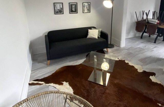 Superb 3 bedroom condo just 13 min from downtown