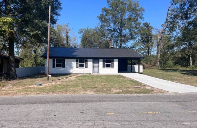 Superb 3-bedroom house with AC in Monroe