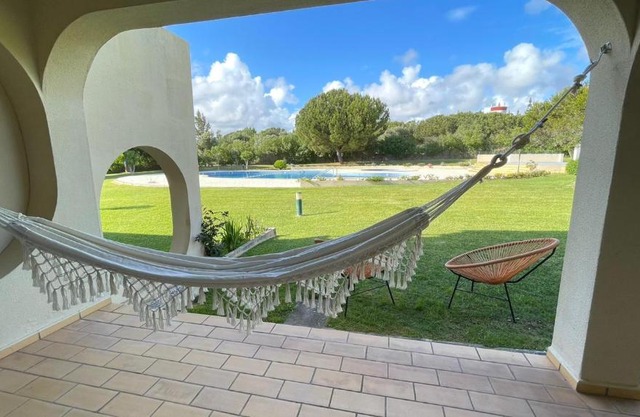 Superb apartment with patio and direct access to pool