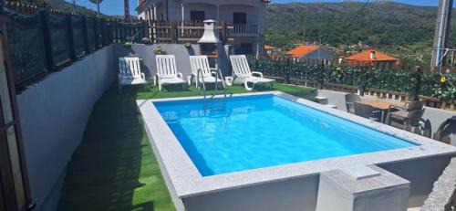 Superb Bruzende Village