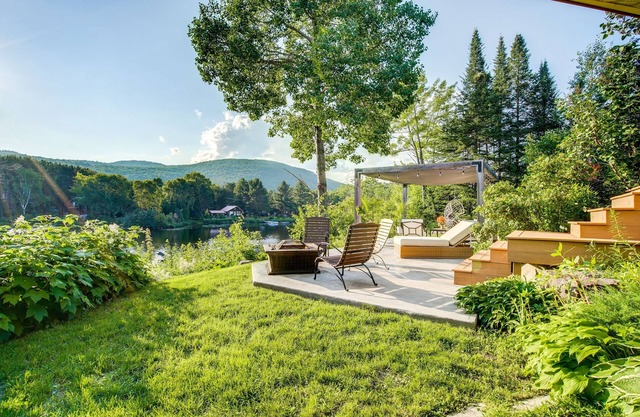 Superb Chalet on Lake Ouareau