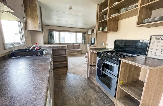 Superb caravan with WiFi art Dovercourt Holiday Park ref 44003G