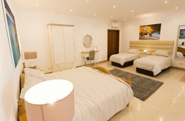Superb Carvoeiro Villa | Quinta dos Loendros | 10 Bedrooms | Pool Table | Perfect for Large Groups