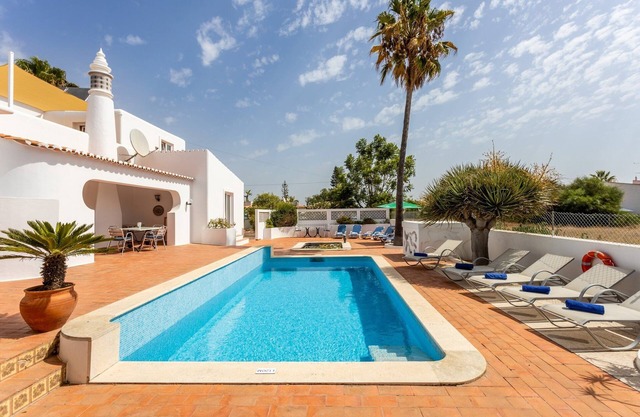 Superb Carvoeiro Villa | Villa Alegria do Sul | 7 Bedrooms | Perfect for Larger Groups