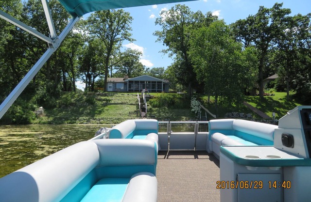 SUPERB COTTAGE, + LUXUS Pontonboot @ $ 100. 00 / TAG