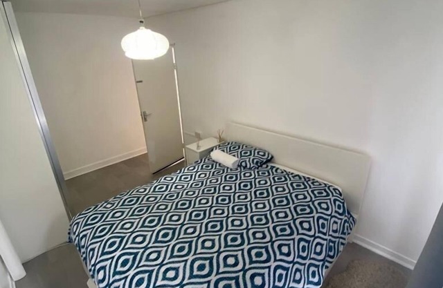 Superb Flat Next to Stockwell Station!