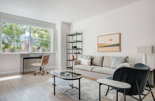 Superb Redwood City 2BR w/ Parking, Pool & Spa, nr Coffee, by Blueground