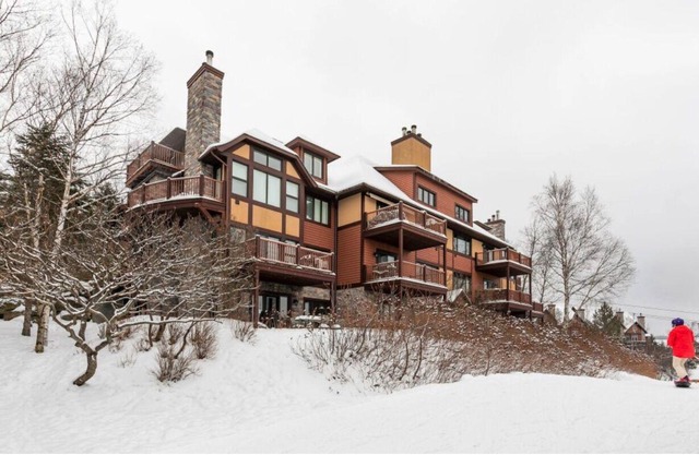 Superb ski in/out - Ask about summer pool access!