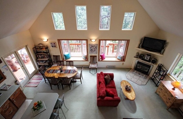 Hervorragende drei Hektar großen Mountain View Home für Wiedervereinigungen / Familien
