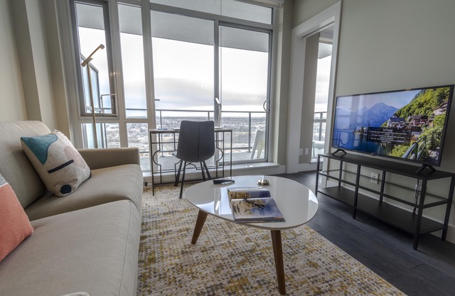 Superb Views! - 1 Bedroom Condo in Luxurious High Rise