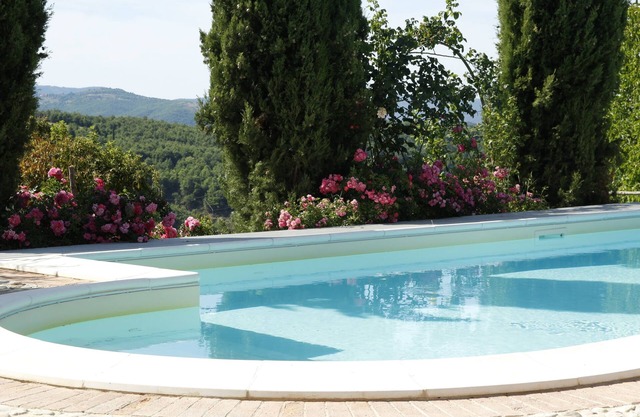 Hervorragende Villa mit antiken Möbeln, großem Rosengarten und privatem Pool