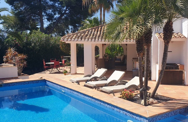 Luxury Villa 4 Mins Walk to Moraira Center , Pla de Mar
