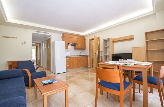 Superior 2 Bedroom apartment with balcony. VIV 11