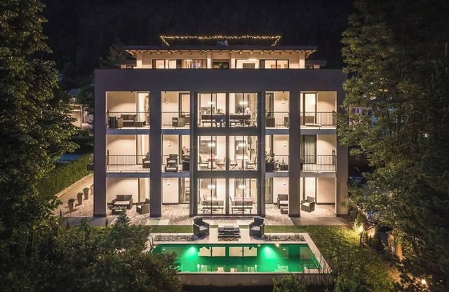Superior Ferienwohnung mit Bergblick, Terrasse, Spa, Garten & Pool