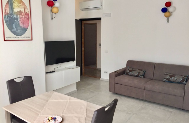 Superior Wohnung mit Schlafzimmer, Bad, Küchenzeile und Wohnzimmer
