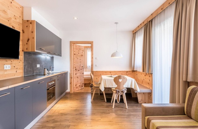 Superior Ferienwohnung 'Marialisa Tulpe' mit Bergblick, Whirlpool & WLAN