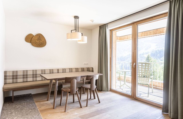 Superior Lodge mit 2 Doppelbett Zimmern und Sauna