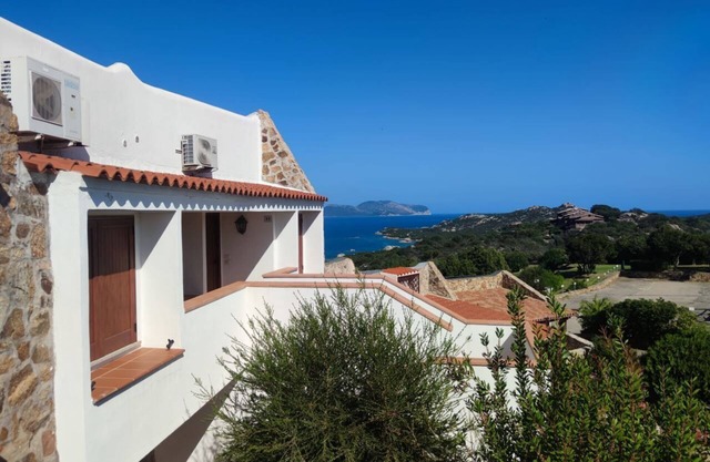 Superior One-Bedroom Apartment Sea View and wifi: first floor, 1 double bedroom, 2 bathrooms with sh