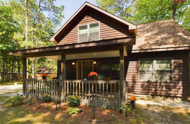 Superior River Cabin-Cabin on AuTrain River Close to Snowmobile/ATV Trails